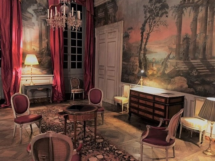 The bedroom in the evening